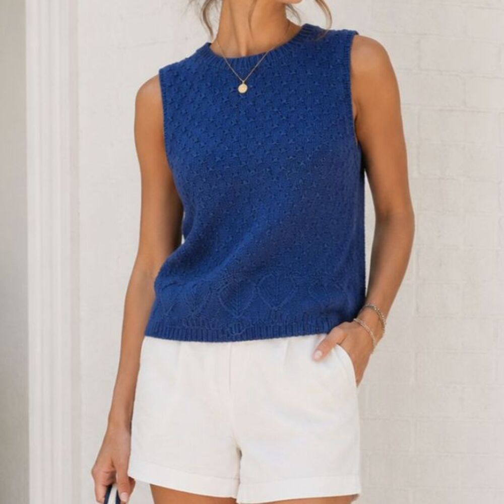 SKYR Cobalt Blue Textured Cable-Knit Sleeveless Sweater Vest Size M